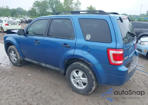 2010 Ford Escape Xlt z USA, uszkodzony, nr VIN 1FMCU0D75AKA95245